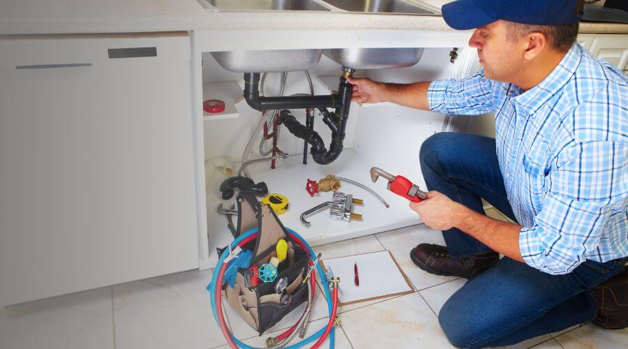 Expert burst pipe repair services in Yatahey, NM
